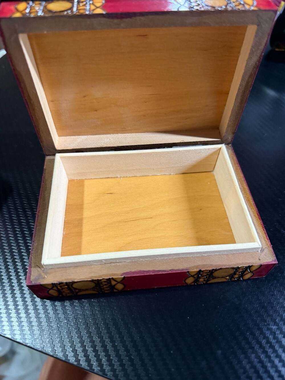 Vintage Hand Carved Wooden Trinket Box Red and Gold Folk Art Keepsake - Picture 2 of 3